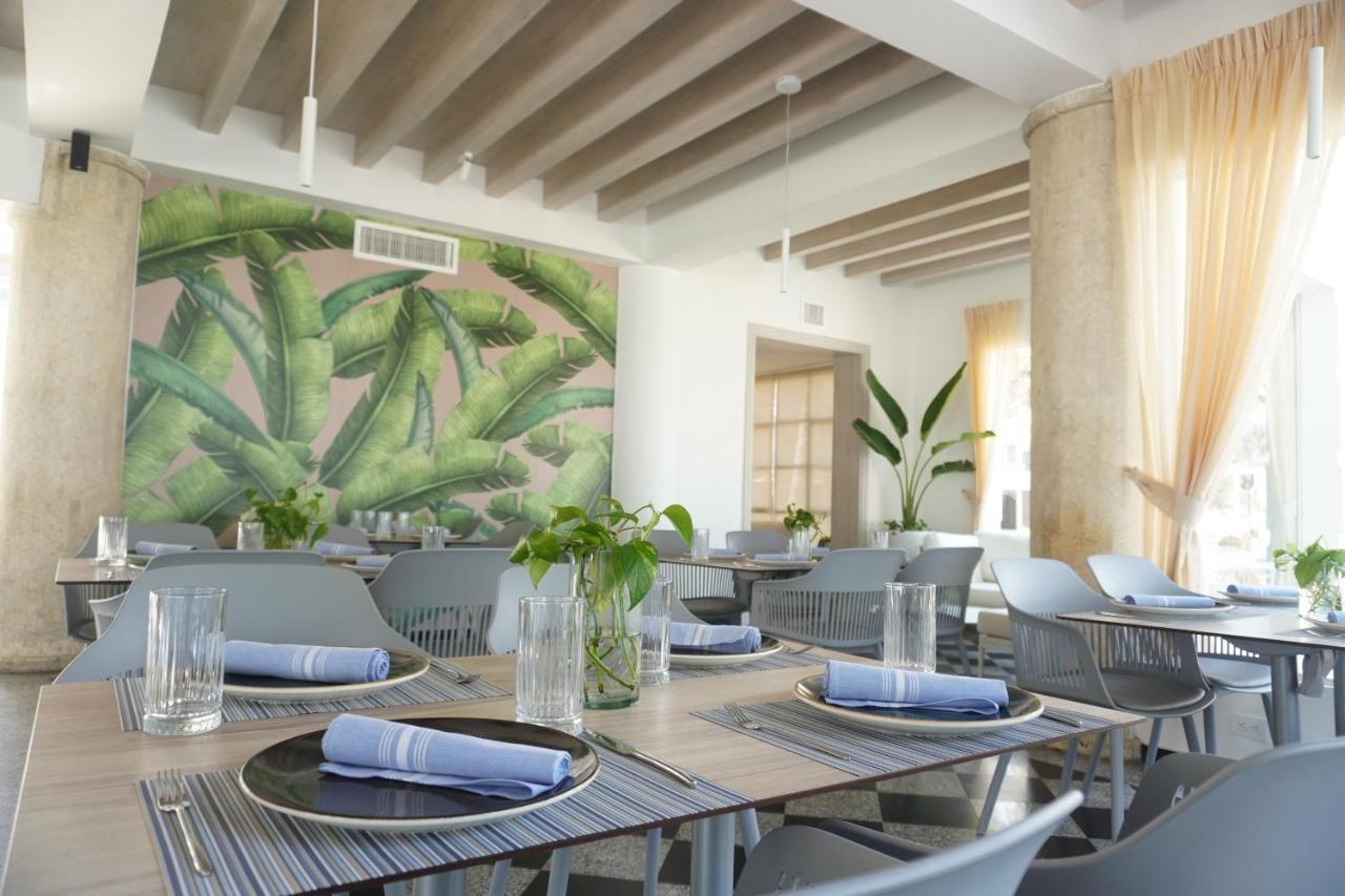 Hotel Las Americas Casa De Playa Cartagène Extérieur photo Interior of the restaurant
