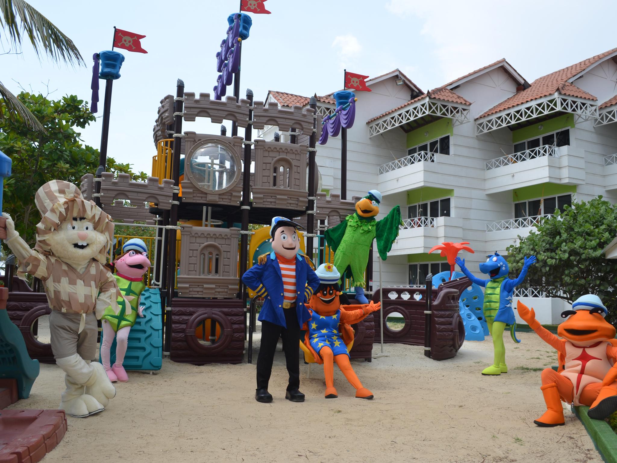 Hotel Las Americas Casa De Playa Cartagène Extérieur photo Characters from the series at Legoland Malaysia Resort