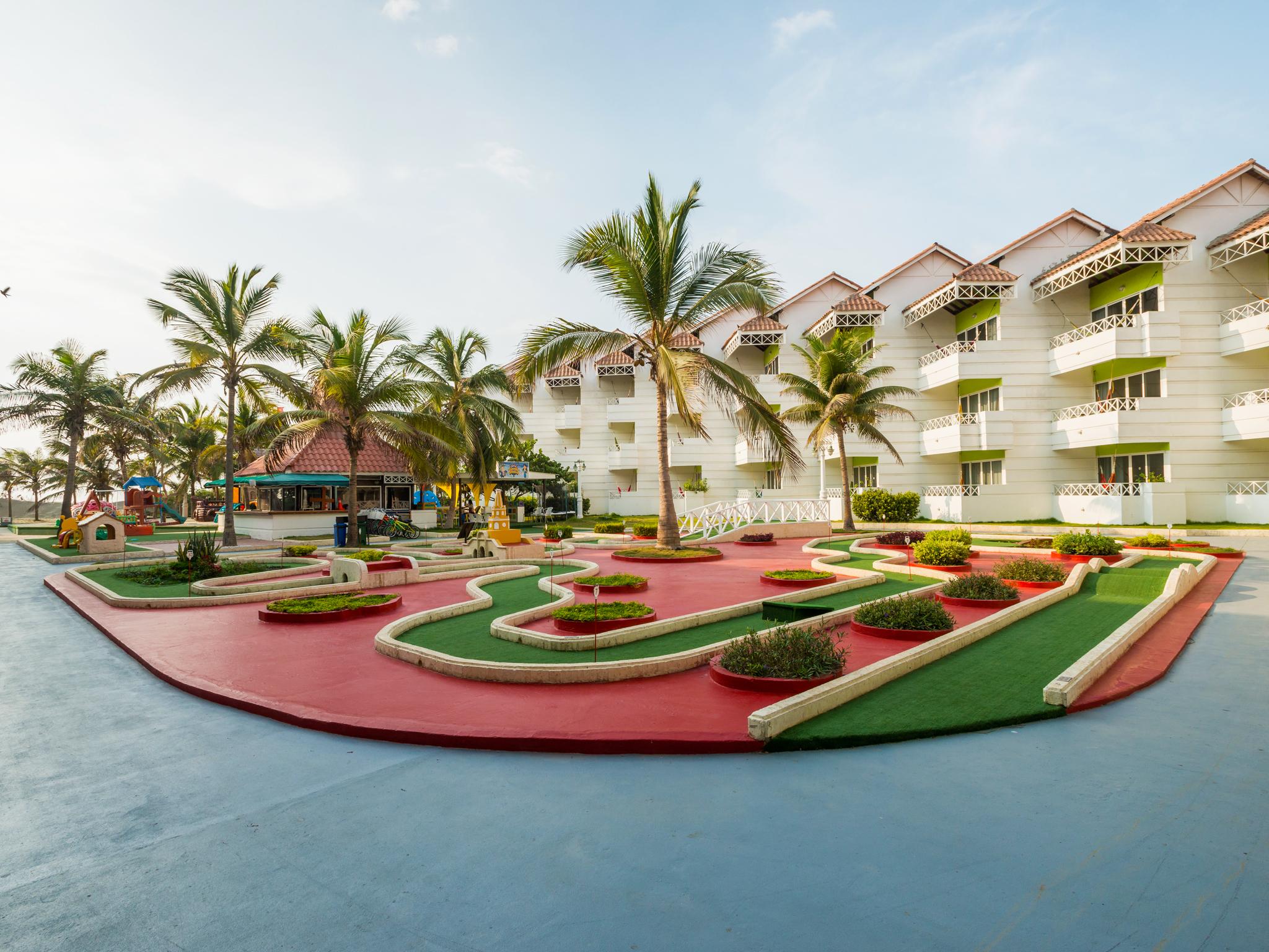 Hotel Las Americas Casa De Playa Cartagène Extérieur photo Miniature golf at the Royal Palm Beach Hotel