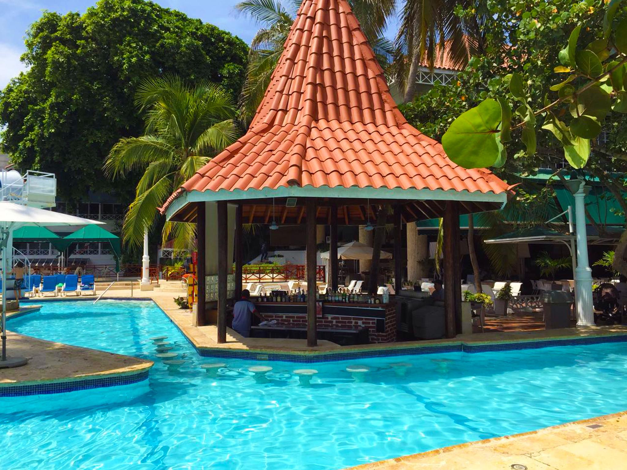 Hotel Las Americas Casa De Playa Cartagène Extérieur photo The swimming pool at the hotel