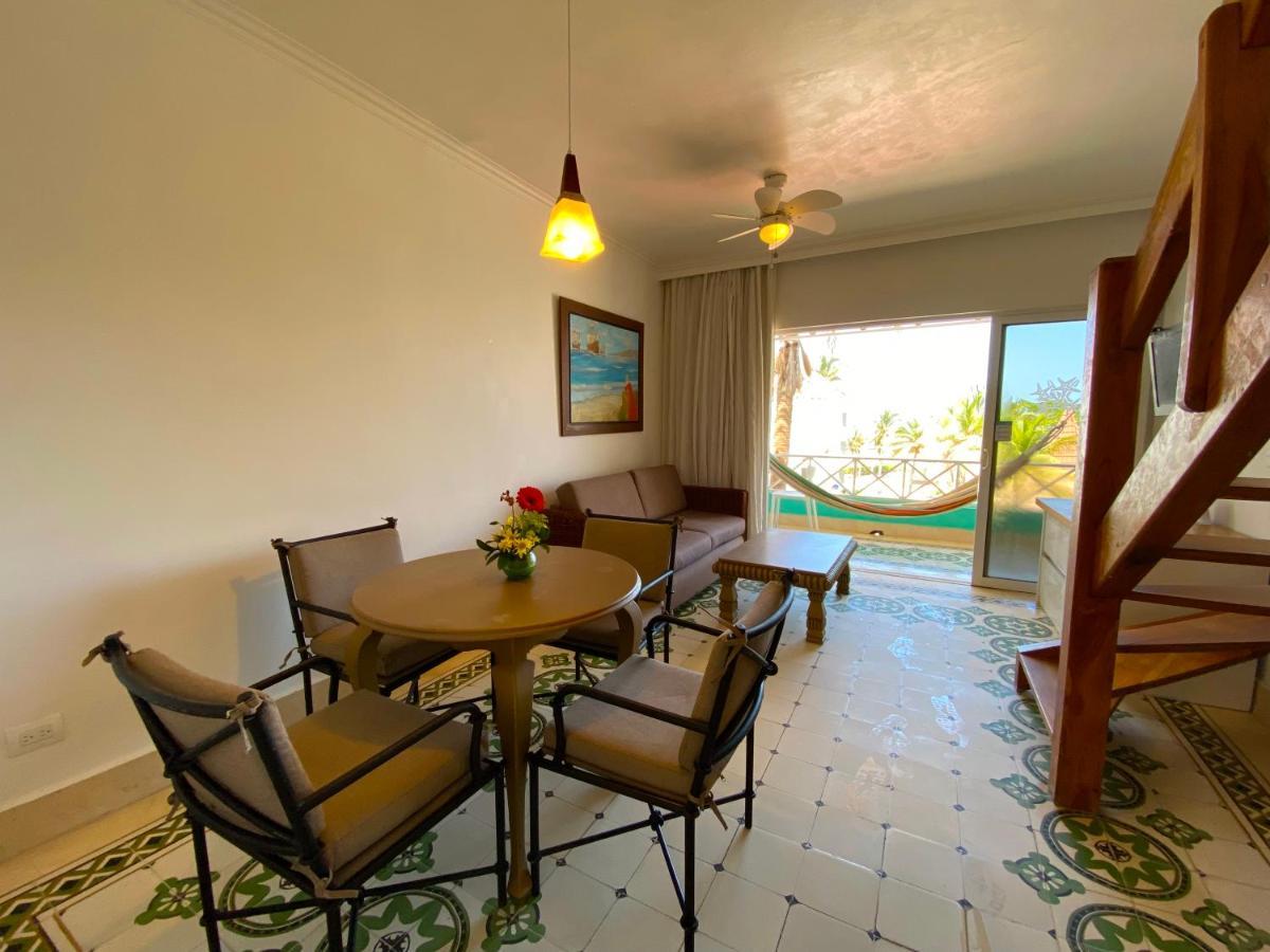 Hotel Las Americas Casa De Playa Cartagène Extérieur photo Living room in a typical condo