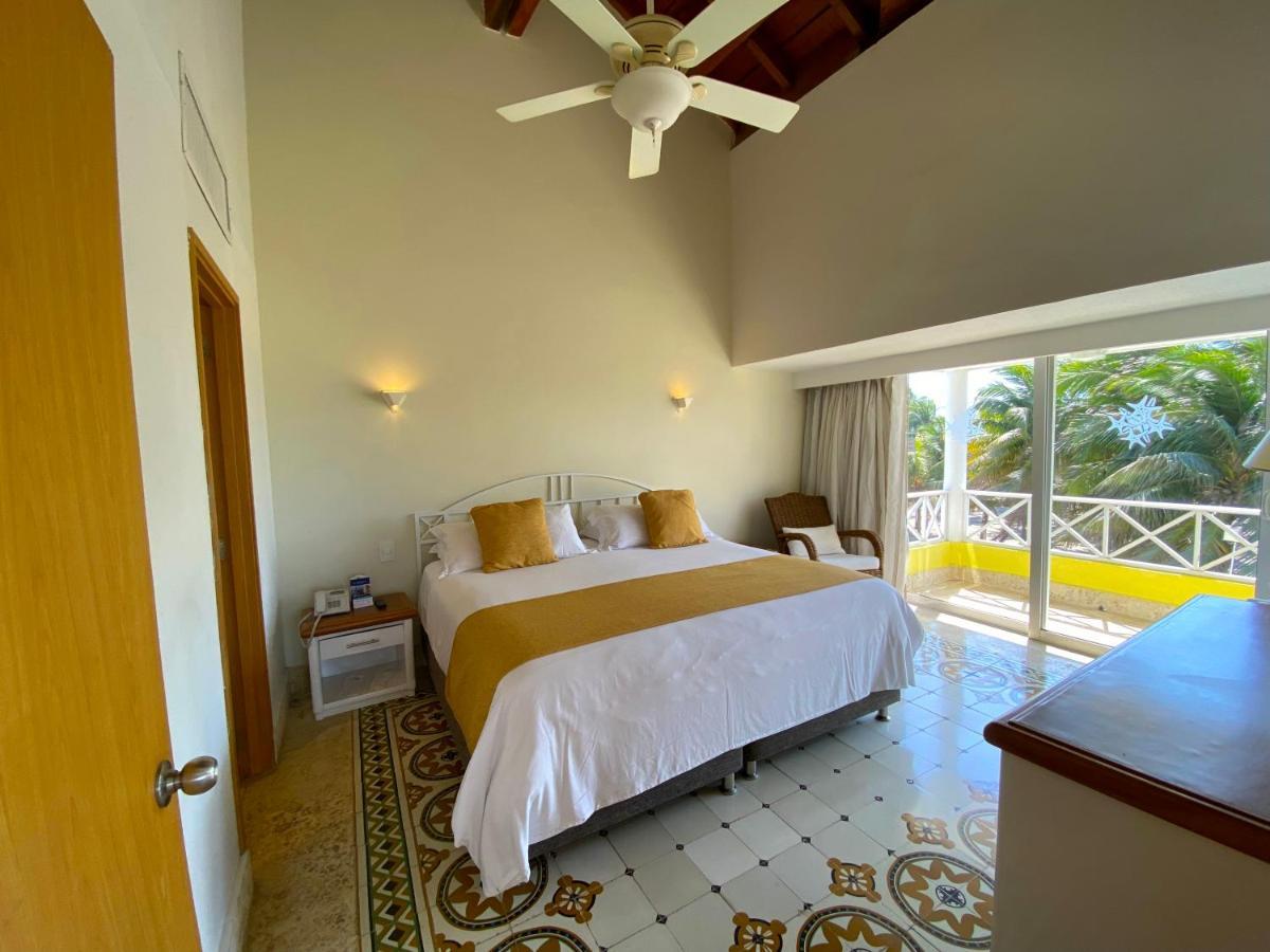 Hotel Las Americas Casa De Playa Cartagène Extérieur photo A bedroom at the hotel
