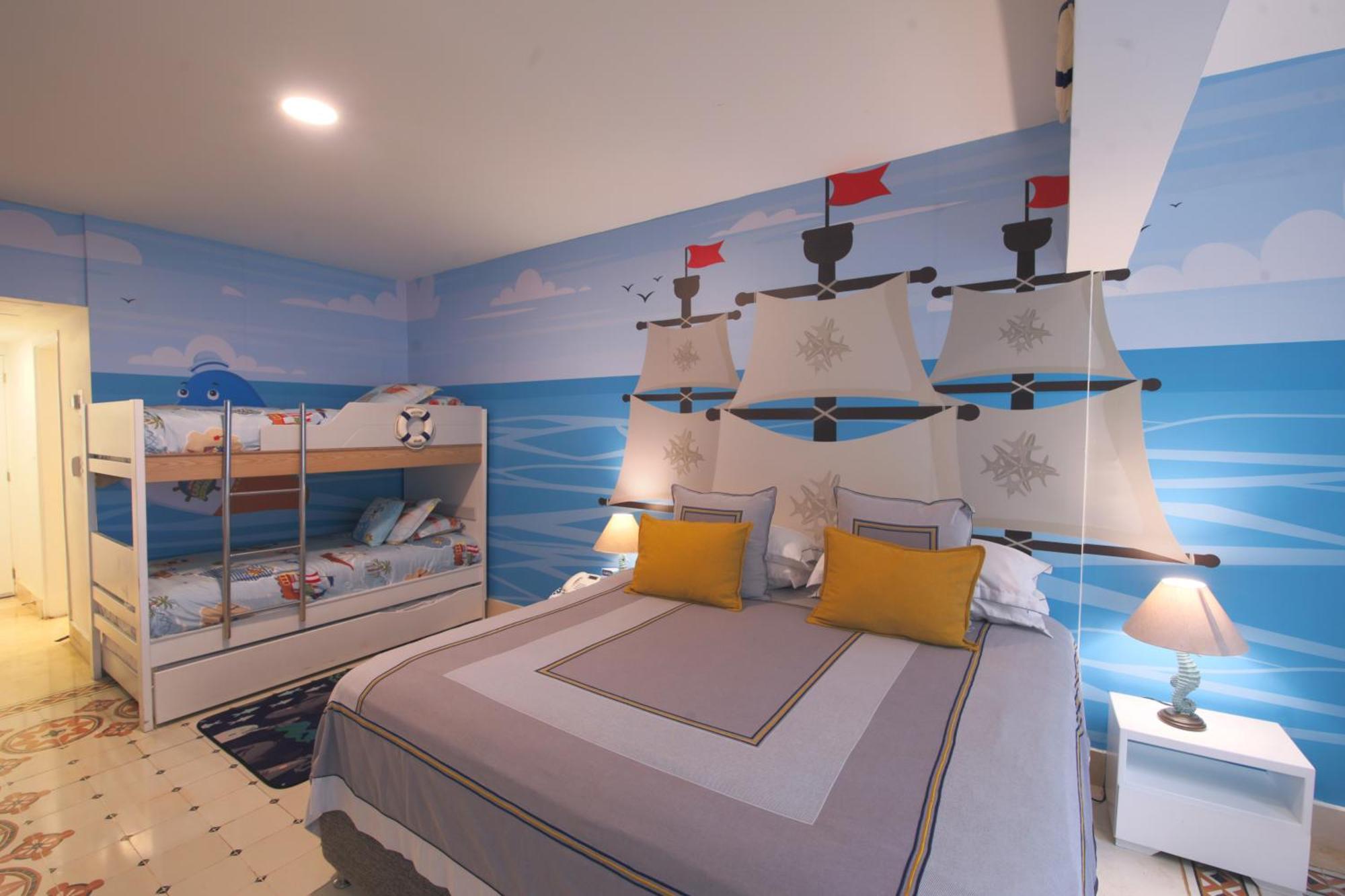 Hotel Las Americas Casa De Playa Cartagène Extérieur photo A bedroom with a nautical theme